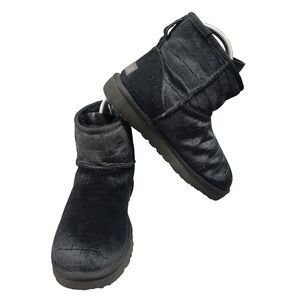 UGG Classic Mini II Croc Velvet Black Suede Wool Ankle Boots Size US 8.5 Women